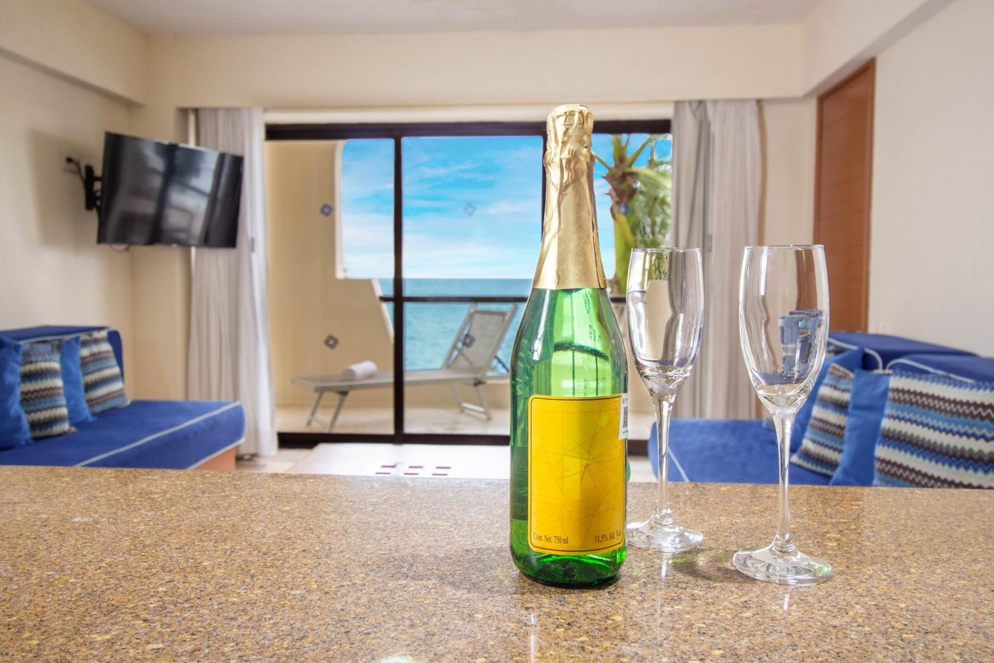 Plaza Pelicanos Grand Beach Resort All Inclusive Puerto Vallarta Exterior foto